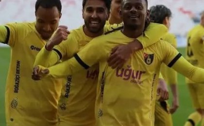Turquie : Buteur face à Sivasspor, David Sambissa remporte son duel contre Aaron Appindangoyé