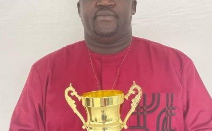 Maître Denis Mboumba honoré lors de la Nuit des Arts Martiaux du Gabon