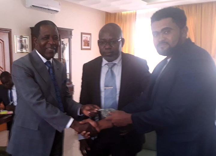 La Fédération gabonaise de scrabble devise avec le ministre des Sports
