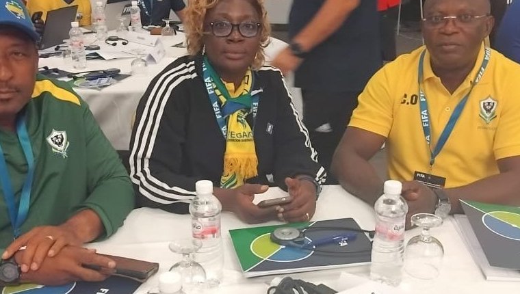 Développement du football : trois cadres de la Fégafoot en formation en Tunisie