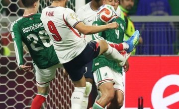 Mondial 2026 : l'Angleterre survit au volcan mexicain et rejoint la Norvège en quarts