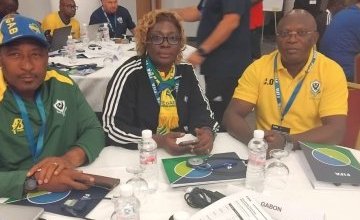 Développement du football : trois cadres de la Fégafoot en formation en Tunisie