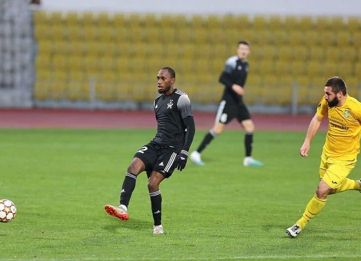 Christ Junior Eneme Bekale pose ses valises pour deux saisons en Egypte au Future FC