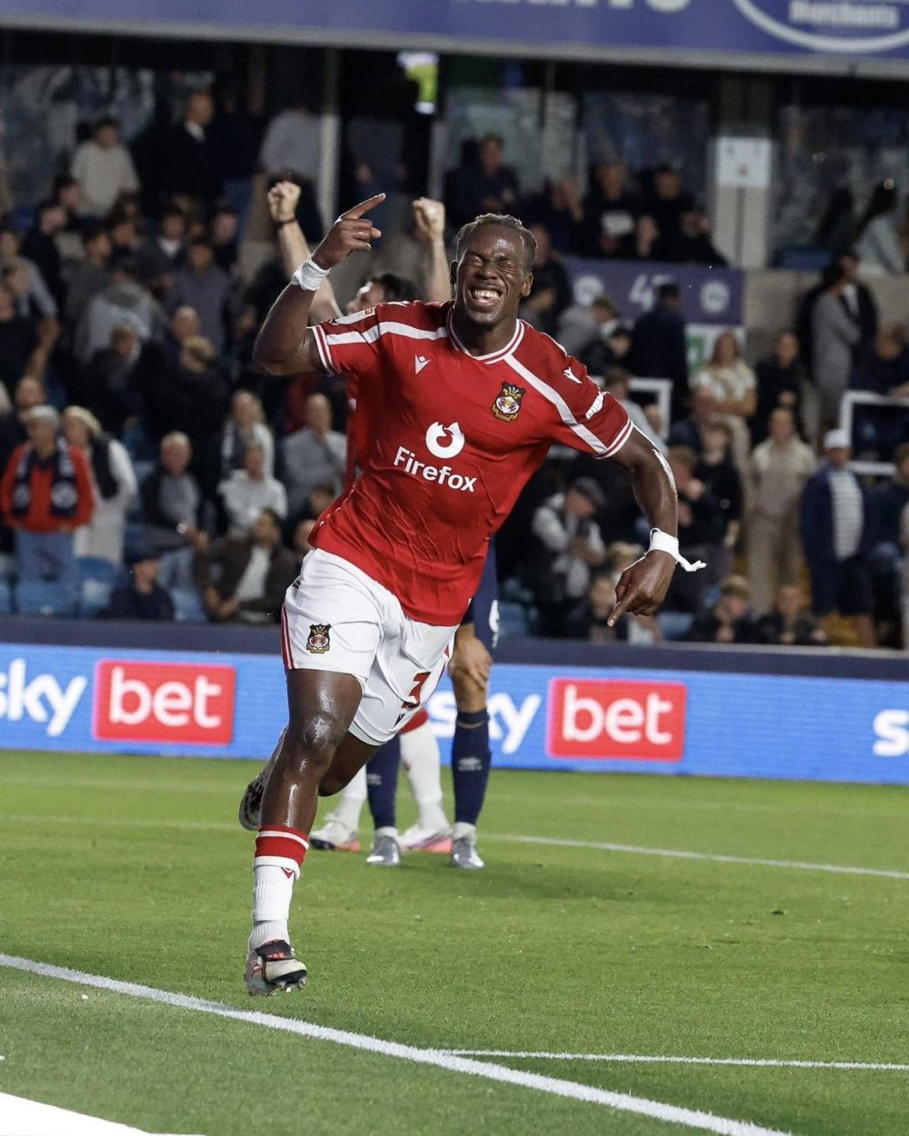 Championship : Jacques Ekomié marque dès son 2e match, Wrexham écrase Millwall