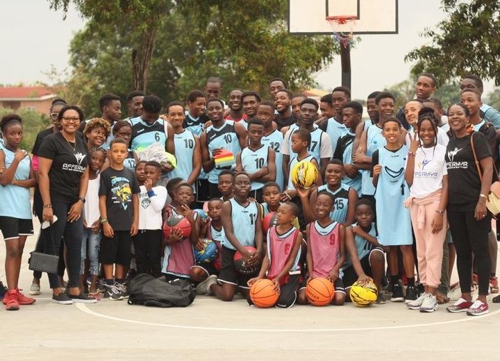 Don Bosco Basketball Club reçoit un don de matériel de l'association Affermyr 