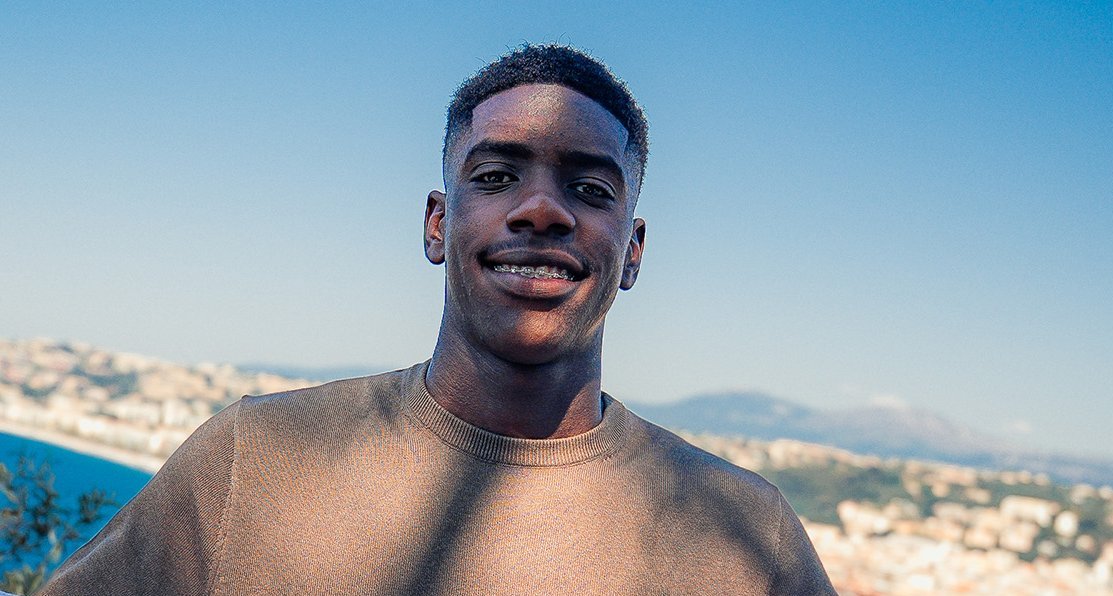 Mercato : Junior Mandza signe pro à l'OGC Nice, le Gabon tient une pépite à suivre
